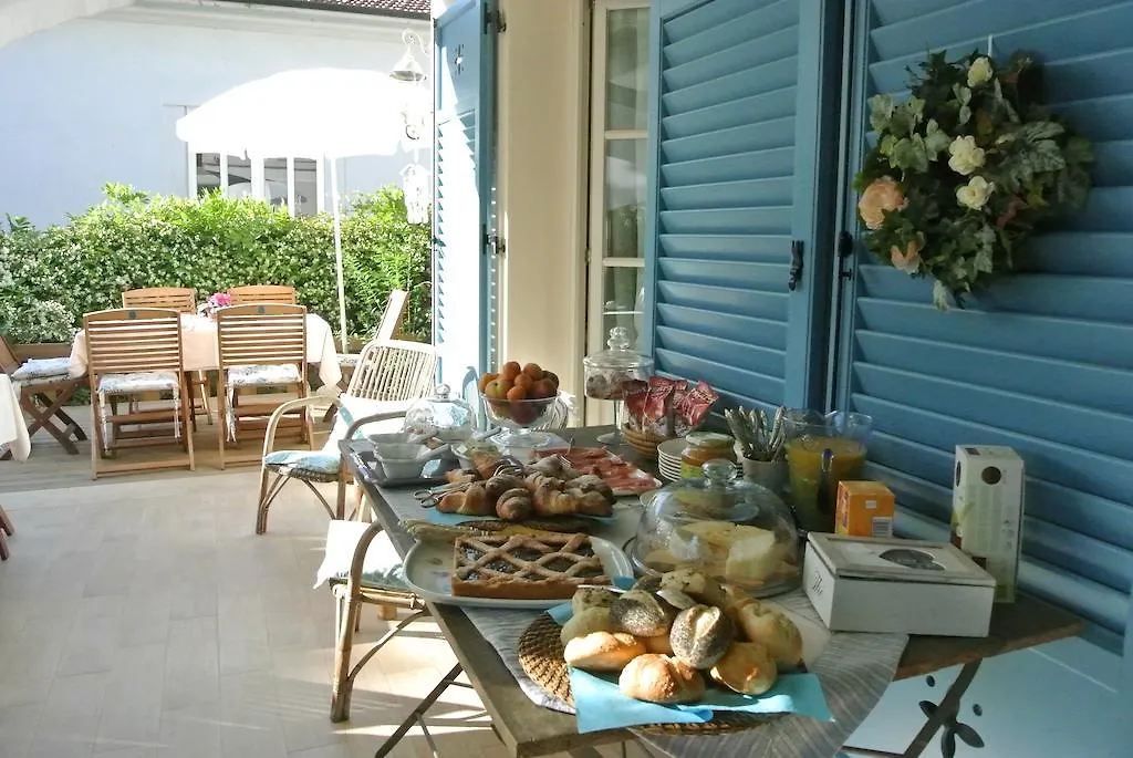 Casa Grischuna B&B Lido di Camaiore Bed & Breakfast