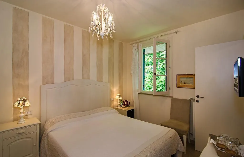 Casa Grischuna B&B Lido di Camaiore Bed & Breakfast