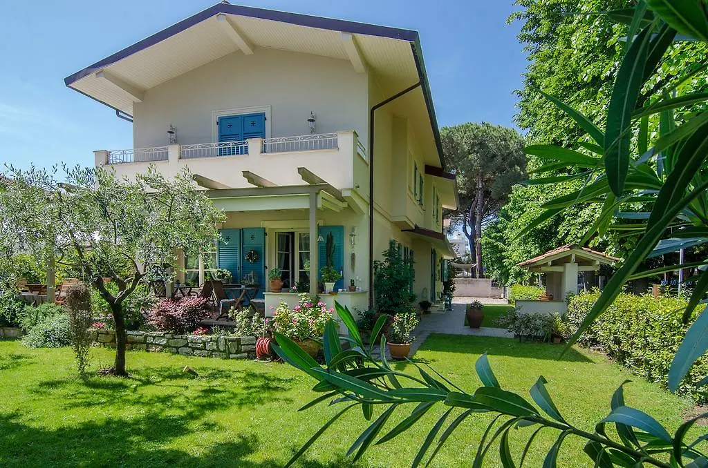 Casa Grischuna B&B Lido di Camaiore 0*,  Italy