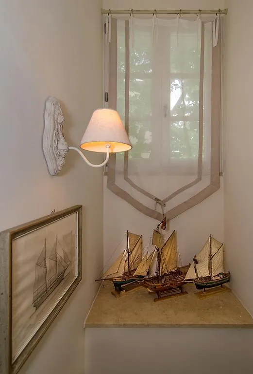 Casa Grischuna B&B Lido di Camaiore 0*,  Olaszország
