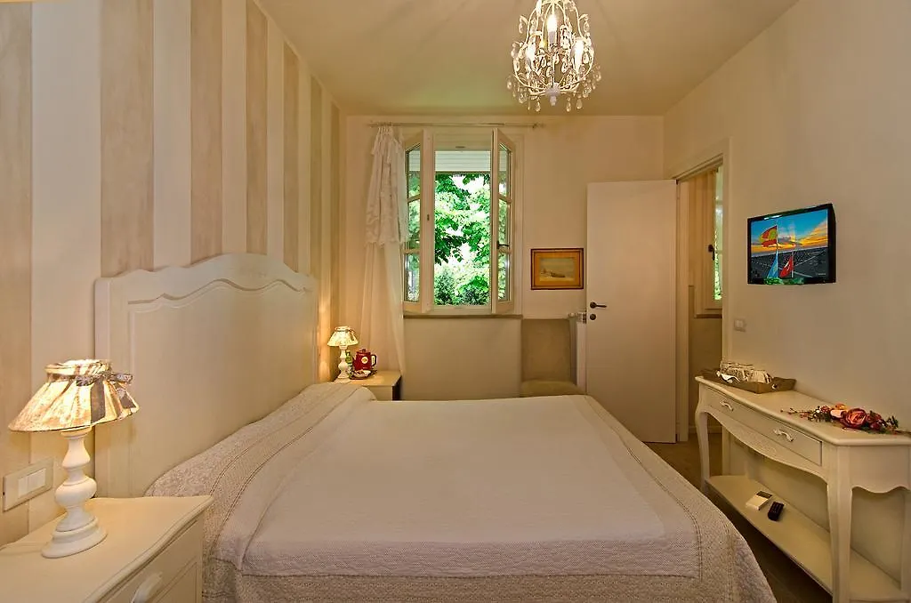 Casa Grischuna B&B Lido di Camaiore Bed & Breakfast